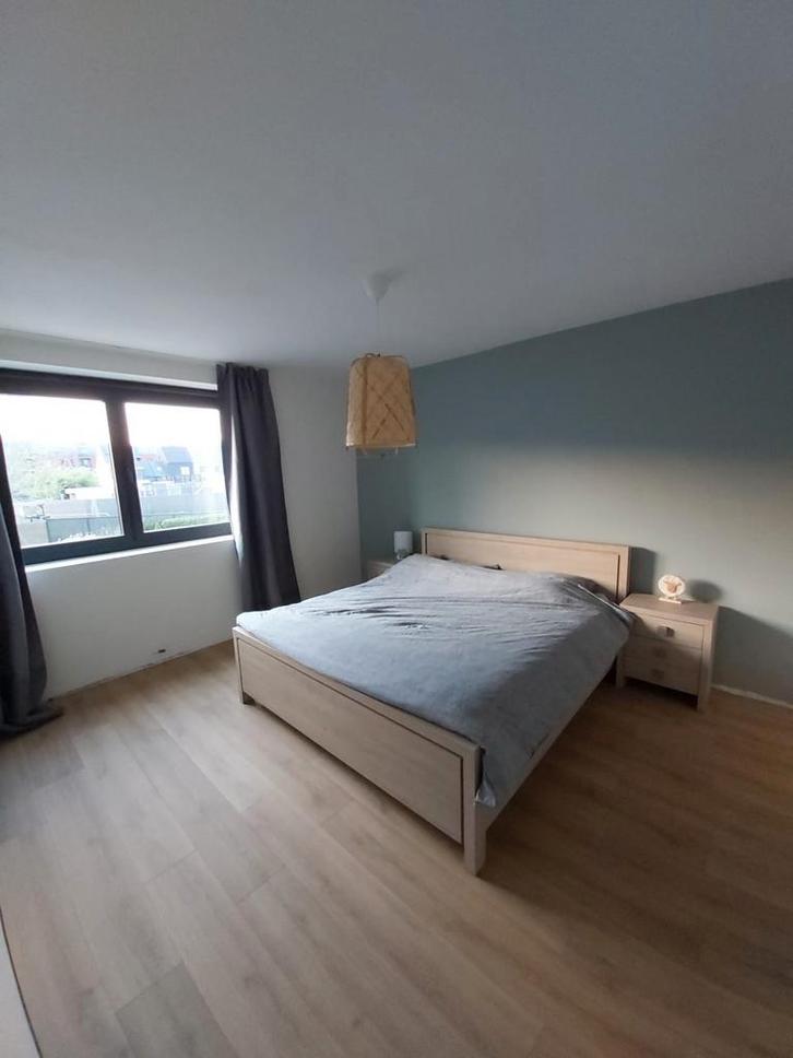 Kledingkast en bedframe, Huis en Inrichting, Kasten | Kleerkasten, Ophalen