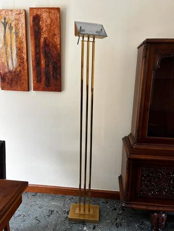Koperen staanlamp beschikbaar voor biedingen