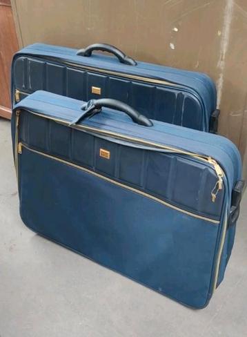 Valise de voyage à roulettes Ralph Boyer disponible aux enchères