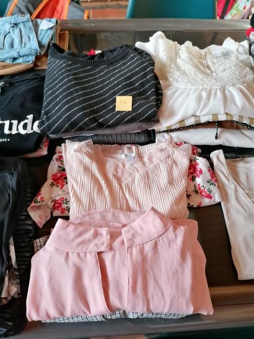 Lot de vêtements taille XS (30 pièces), Kleding | Dames, Dames-kledingpakketten, Gedragen, Ophalen of Verzenden