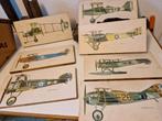 7 oude vliegtuigen op houten plankjes 44cm op 21cm, Collections, Objets militaires | Général, Enlèvement ou Envoi