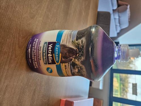 Paardenshampoo Farnam vetrolin White n briten 1l, Dieren en Toebehoren, Paarden en Pony's | Verzorgingsproducten, Nieuw, Ophalen of Verzenden
