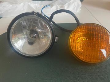 Schijnwerper in Bates-style + oranje lamp beschikbaar voor biedingen