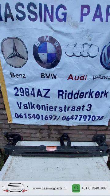 Renault Clio achter bumperbalk