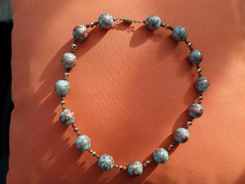 Vintage ketting van Murano-glazen kralen beschikbaar voor biedingen