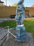 Retro / vintage frame van koersfiets, Ophalen