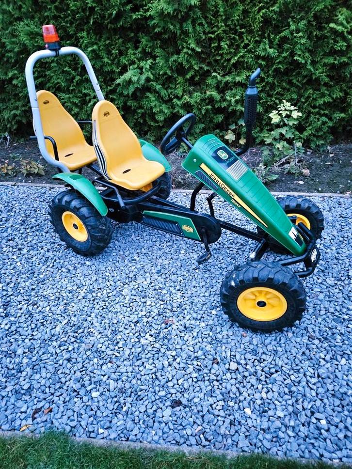 Mooie BERG GO-CART JOHN DEERE Met BFR SYSTEEM en Duo zit, Kinderen en Baby's, Speelgoed | Buiten | Skelters, Zo goed als nieuw