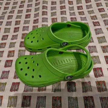groene crocs voor kinderen   beschikbaar voor biedingen