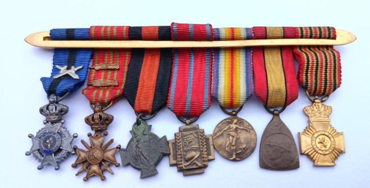 7 Belgische medailles miniatuur aan een bar WOI, Verzamelen, Militaria | Algemeen, Overige soorten, Lintje, Medaille of Wings