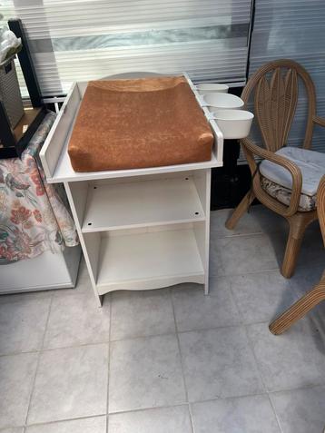 Verschoontafel inclusief Verschoonkussen beschikbaar voor biedingen