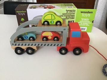 Houten vrachtwagen + 3 auto’s  beschikbaar voor biedingen