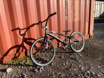 Avanti bmx, Fietsen en Brommers, Ophalen, 16 tot 20 inch, Aluminium, Zo goed als nieuw