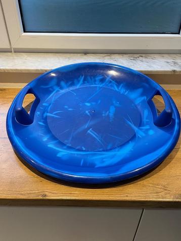 Sneeuwschotel beschikbaar voor biedingen