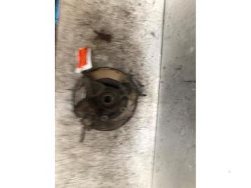 Fusee rechts-voor van een Peugeot 208 beschikbaar voor biedingen