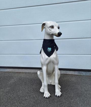 Stenen hond  beschikbaar voor biedingen
