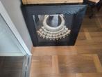 metalen halsketting in kader achter glas, Huis en Inrichting, Ophalen, 50 tot 75 cm, Metaal of Aluminium, Zo goed als nieuw