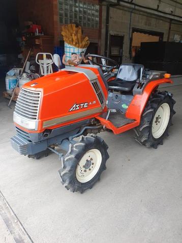 Tracteur 4x4 kubota p19 cheveaux 3 cylindres super etat, Enlèvement ou Envoi, Comme neuf
