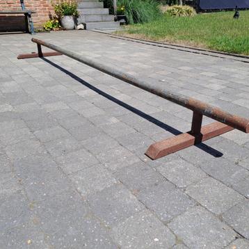 Grind rail 3 m lang, hoogte 20 cm beschikbaar voor biedingen