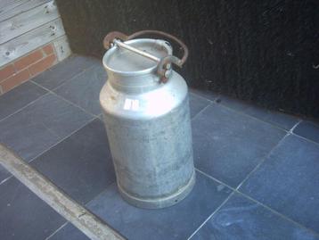 inox melk kruik beschikbaar voor biedingen