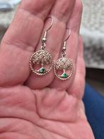 Vintage zilverkleurige levensboom oorbellen met groene steen, Enlèvement ou Envoi