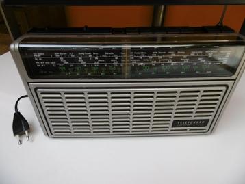 VINTAGE RADIO TELEPHUNKEN EN FONCTION NEUF AVEC FM  beschikbaar voor biedingen