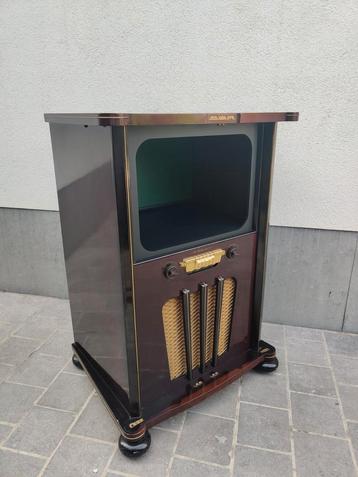 Unieke vintage SBR televisiekast – omgebouwd tot barkast beschikbaar voor biedingen