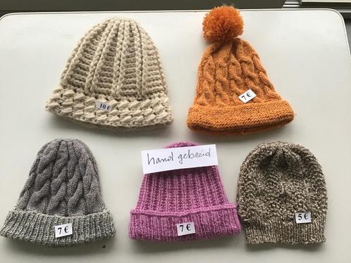 diverse handgebreide en andere mutsen en sjaals, Kleding | Dames, Mutsen, Sjaals en Handschoenen, Zo goed als nieuw, Ophalen of Verzenden