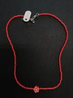 Collier avec rocailles rouges et fleur, Bijoux, Sacs & Beauté, Colliers, Synthétique, Rouge, Enlèvement ou Envoi, Neuf