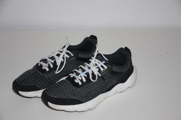 Decatlon zwarte sportschoenen maat 42, Ophalen of Verzenden, Decathlon, Gedragen, Sportschoenen