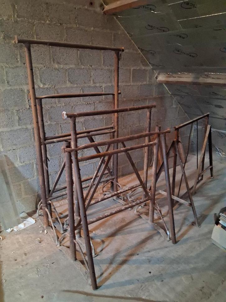 Ijzeren schragen om stelling te bouwen, Doe-het-zelf en Bouw, IJzerwaren en Bevestigingsmiddelen, Gebruikt, Ophalen