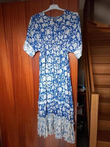 Lange jurk van viscose met katoenen voering (T140) beschikbaar voor biedingen
