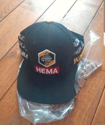 Officiële podiumpet van Jumbo Visma. Wout van Aert. beschikbaar voor biedingen