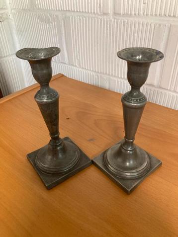 2 bougeoirs en étain beschikbaar voor biedingen