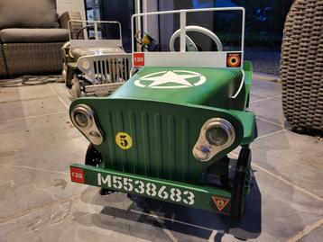 metalen trapauto Jeep uit de jaren 1960-1970 beschikbaar voor biedingen