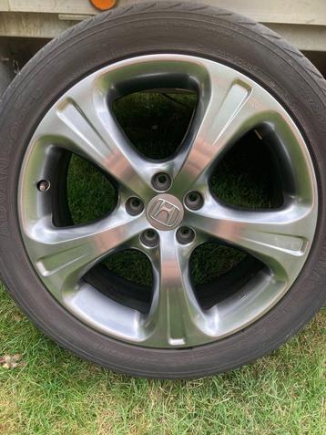 set mooie velgen 19 inch beschikbaar voor biedingen