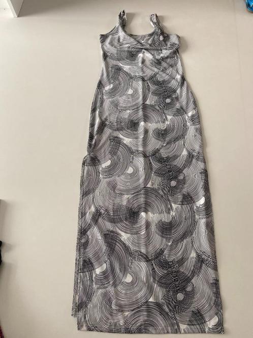 super stition m jurk, Kleding | Dames, Jurken, Zo goed als nieuw, Maat 38/40 (M), Grijs, Onder de knie, Ophalen of Verzenden