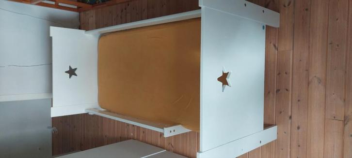 Peuterbed met valbeschermende rand (+ matras én beddengoed), Maison & Meubles, Chambre à coucher | Lits, Comme neuf, Blanc, Enlèvement