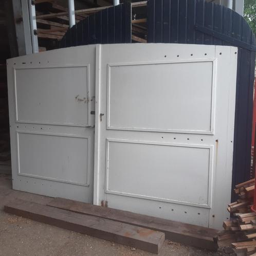 Garagedeuren Getoogd Schuurdeuren Dubbele Deur, Doe-het-zelf en Bouw, Overige Doe-Het-Zelf en Bouw, Gebruikt, Ophalen