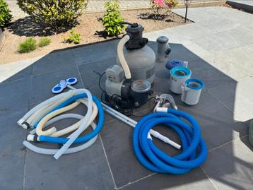 Pomp Intex 10m3/hr + zandfilter en toebehoren, Enlèvement, Comme neuf