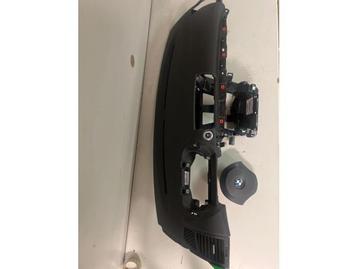 Airbag set + dashboard van een BMW 1-Serie beschikbaar voor biedingen