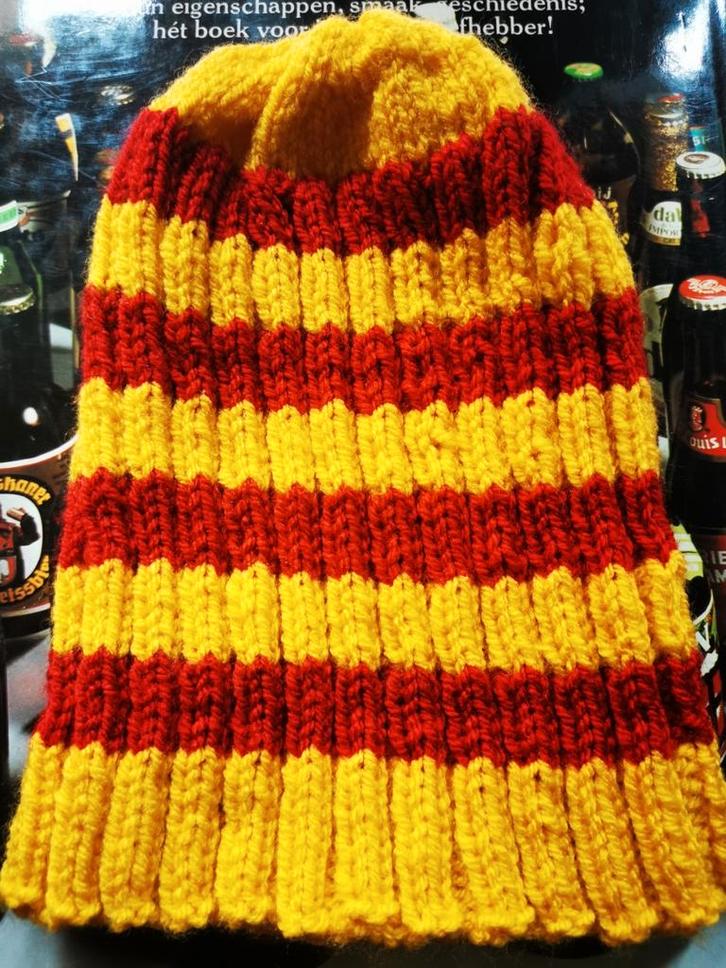 KV Mechelen gebreid handwerk muts nieuw, Kleding | Heren, Mutsen, Sjaals en Handschoenen, Nieuw, Muts, Ophalen of Verzenden