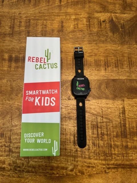 Kids horloge met GPS, Handtassen en Accessoires, Horloges | Kinderen, Zo goed als nieuw, Jongen of Meisje, Zwart, Ophalen of Verzenden