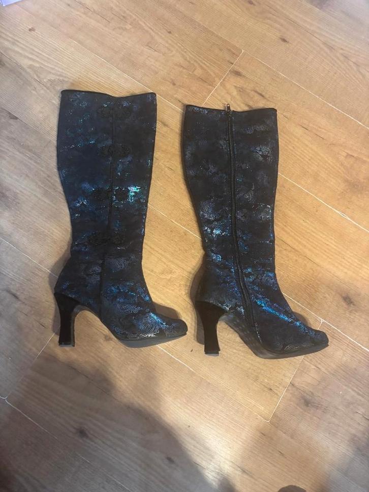 Mooie laarsjes Irregular Choice - sterk verlaagde prijs, Kleding | Dames, Schoenen, Zo goed als nieuw, Hoge laarzen, Zwart, Ophalen
