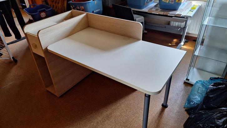 Bureau met PC compartiment, Huis en Inrichting, Bureaus, Zo goed als nieuw, Bureau, In hoogte verstelbaar, Ophalen