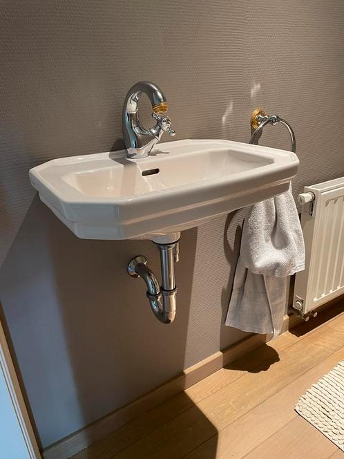 Toilet 2 handenwassers en allerlei accesoires, Doe-het-zelf en Bouw, Sanitair, Zo goed als nieuw, Toilet, Ophalen