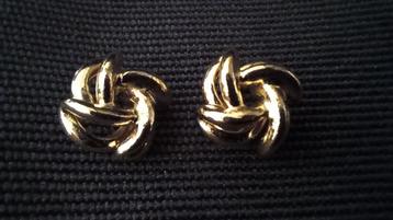 CADEAU-IDEE! Elegante oorbellen van Pierre CARDIN beschikbaar voor biedingen