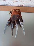 Gant Freddy Krueger, Enlèvement ou Envoi