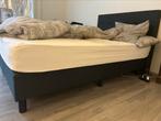 Bed en Tafel met 4 Stoelen, Huis en Inrichting, Ophalen