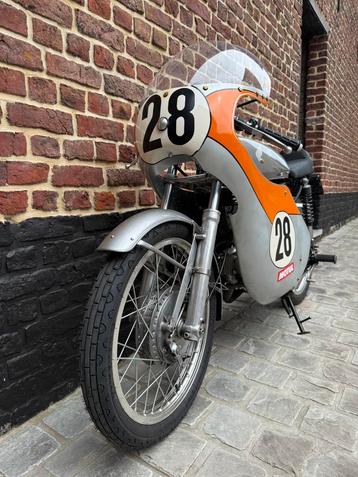 Honda C320S 1965 CRT racer beschikbaar voor biedingen