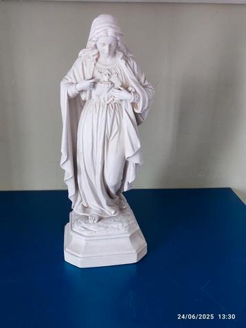 Ancient Virgin in Biscuit gesigneerd  beschikbaar voor biedingen